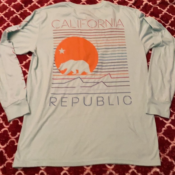 2 Men’s long sleeve graphic tees - Picture 4 of 4